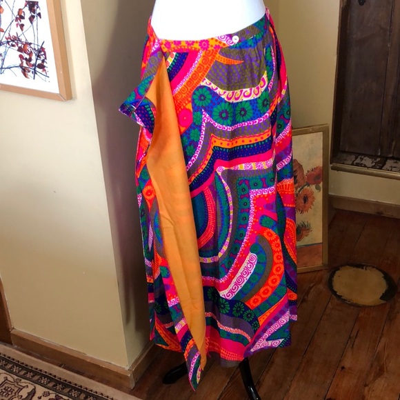 ❌Sold❌VINTAGE 60s Leslie Fay 5th Ave NYC GROOVY Wrap Tie Maxi Skirt Vivid Swirl - Picture 2 of 16